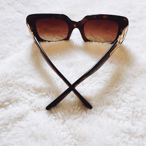 Camille Tortoise Brown Oversized Square Sunglasses - Picture 10 of 11